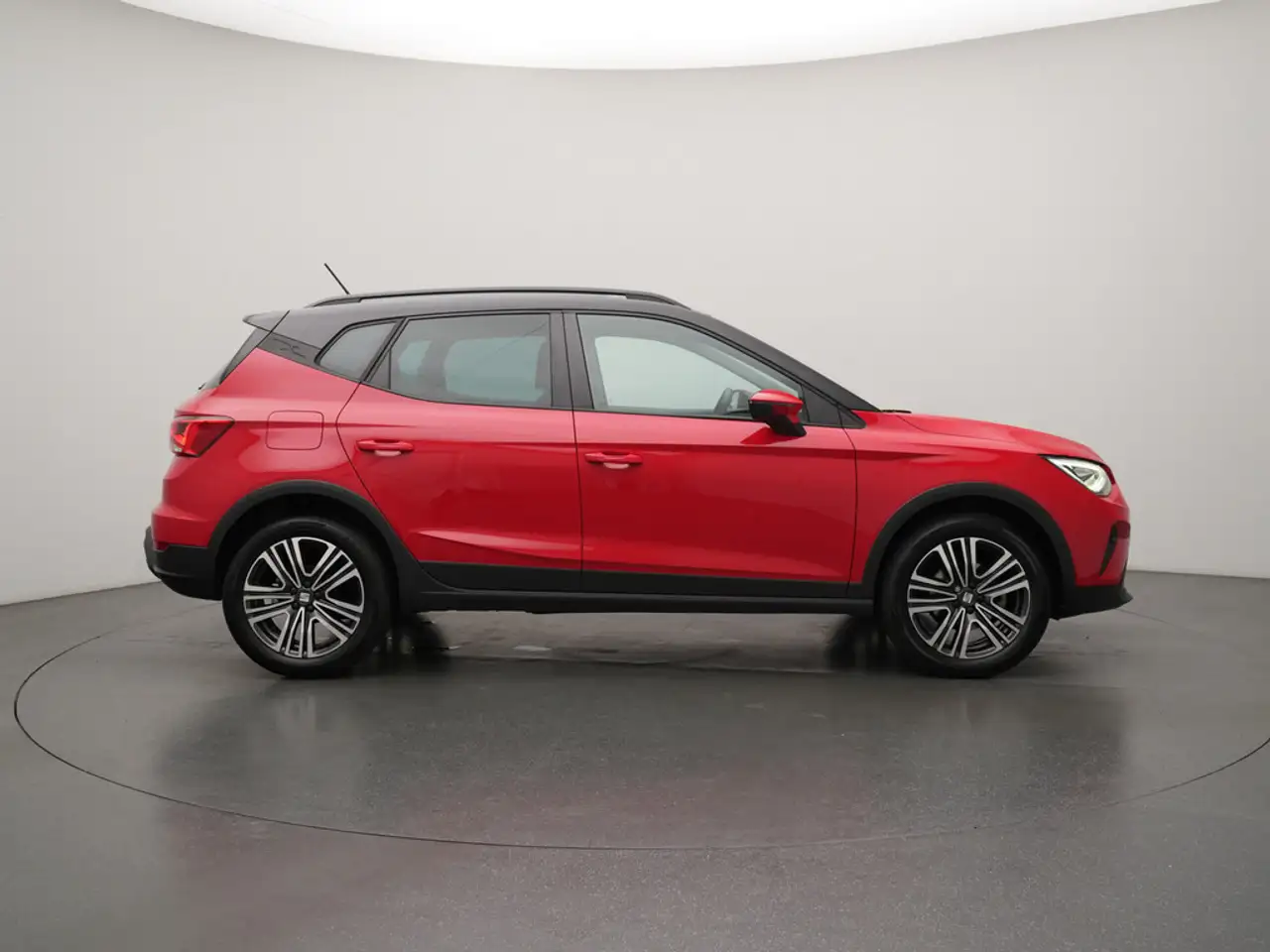 SEAT Arona Style Edition LED PDC VIRT ACC PORT NAVI — معرض صور السيارة 3