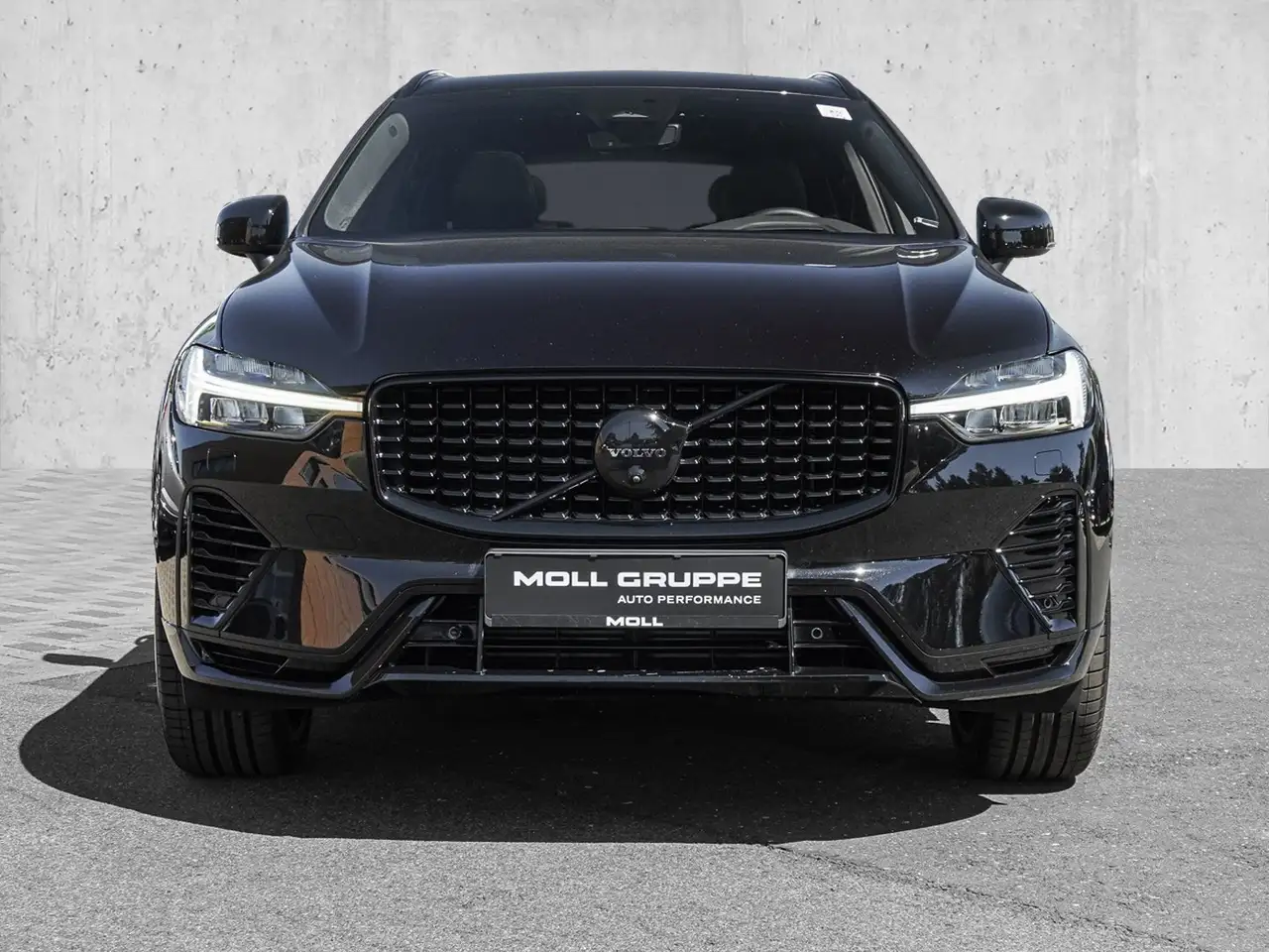 Volvo XC60 T8 AWD Black Edition Ultra Plug-in Hybrid — معرض صور السيارة 3