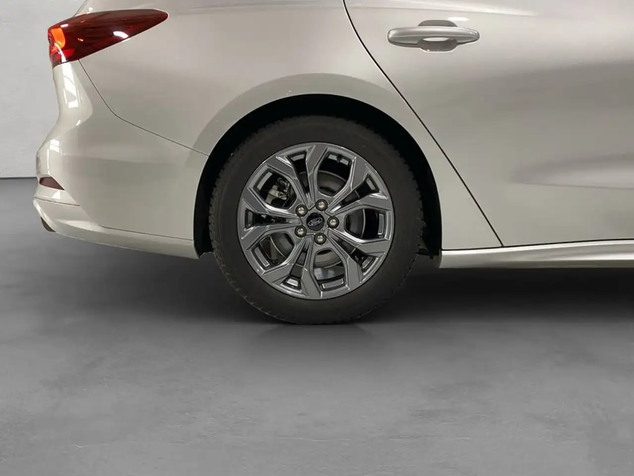 Ford Focus Turnier 1.0 EcoBoost Hybrid Aut. ST-LINE X — Vehicle gallery 22