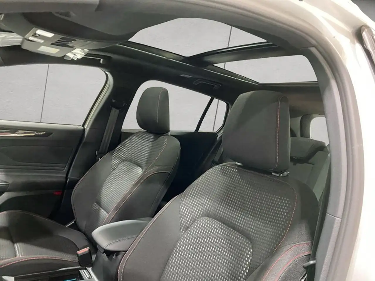 Ford Focus Turnier 1.0 EcoBoost Hybrid Aut. ST-LINE X — Vehicle gallery 15