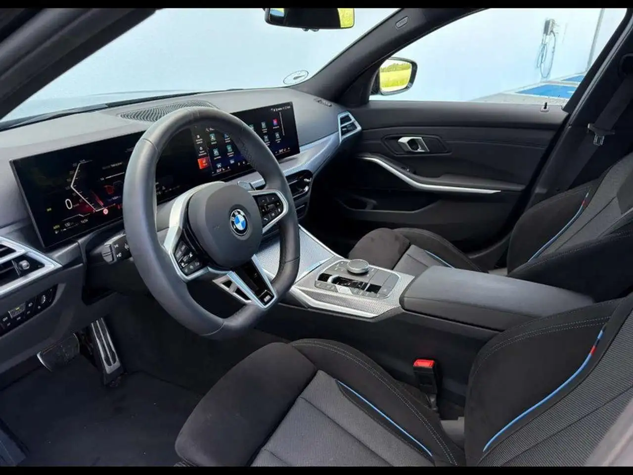 BMW 330 i Touring xDrive M Sport — معرض صور السيارة 8