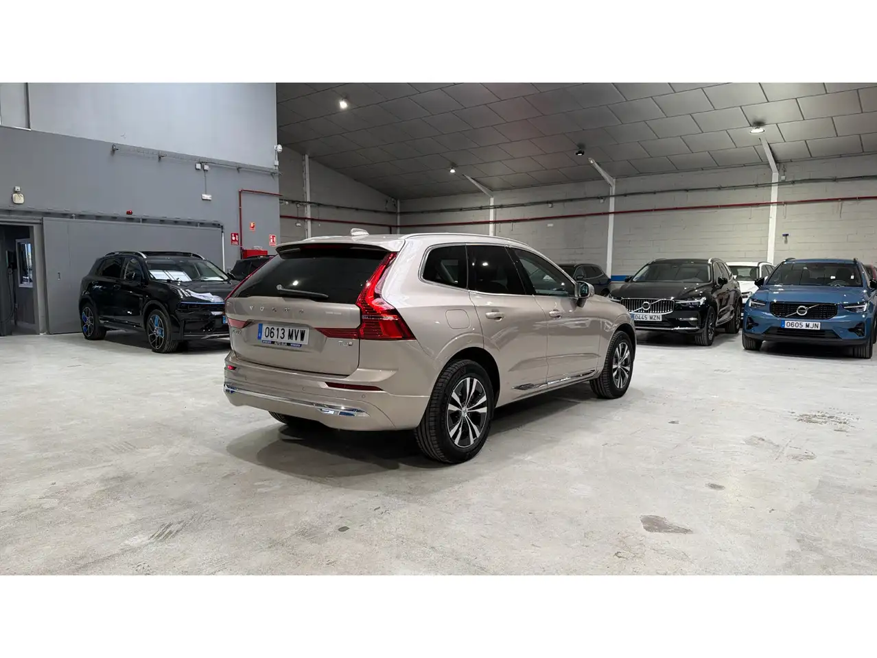 Volvo XC60 T6 Recharge Core — Galerie du véhicule 36