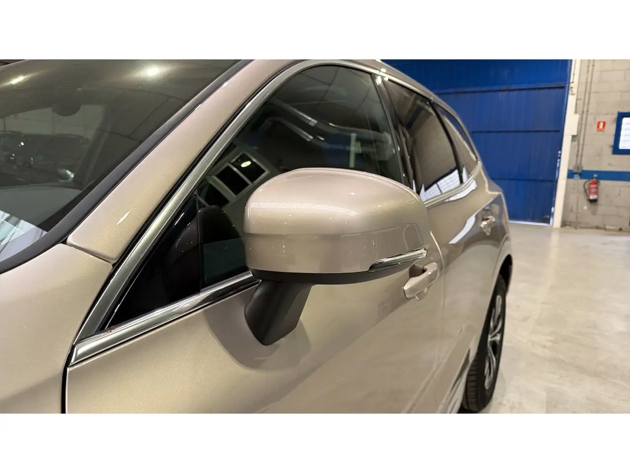 Volvo XC60 T6 Recharge Core — Galerie du véhicule 39