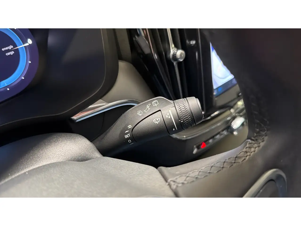 Volvo XC60 T6 Recharge Core — Galerie du véhicule 22