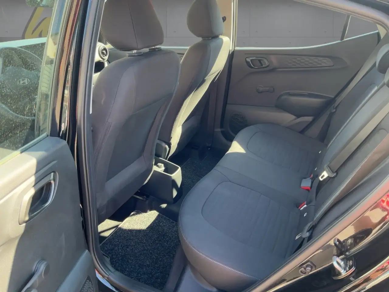 Hyundai i10 1.2 Trend — Vehicle gallery 13