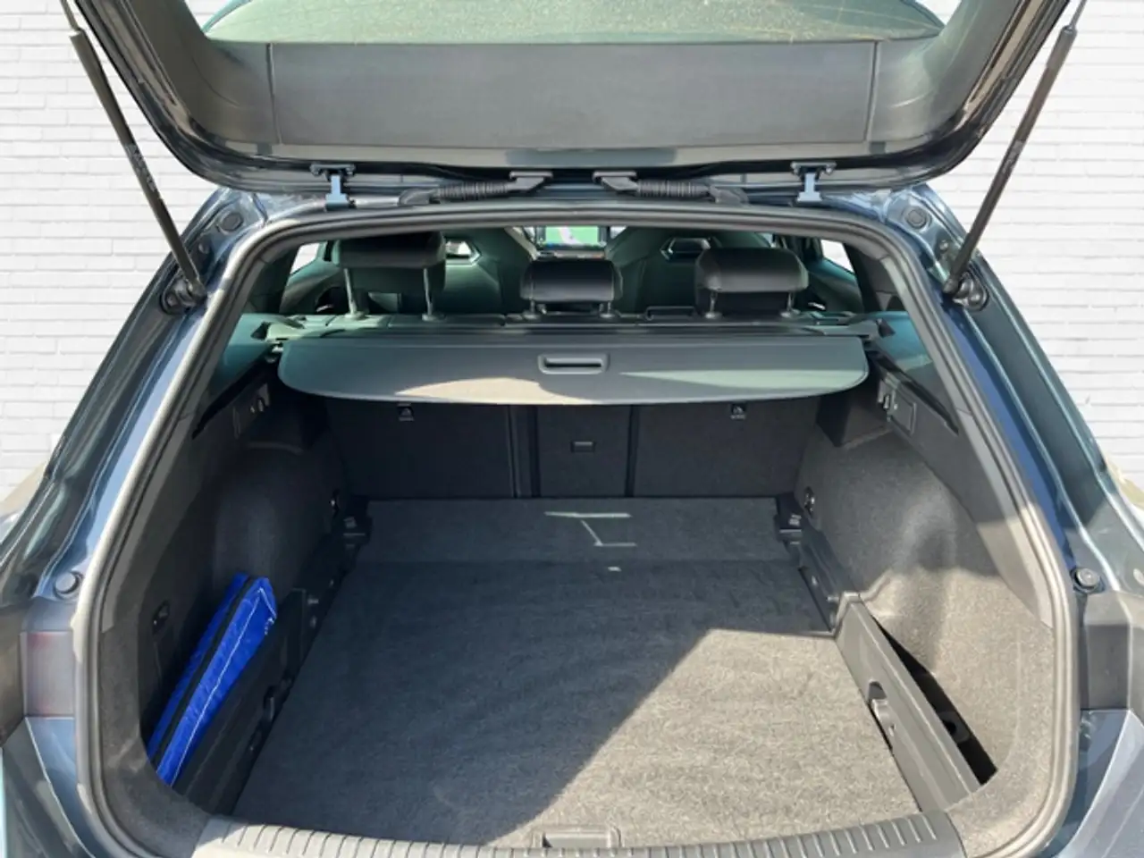 CUPRA Leon Sportstourer VZ 2.0 TSI DSG KLIMA LED NAVI ALU — معرض صور السيارة 7