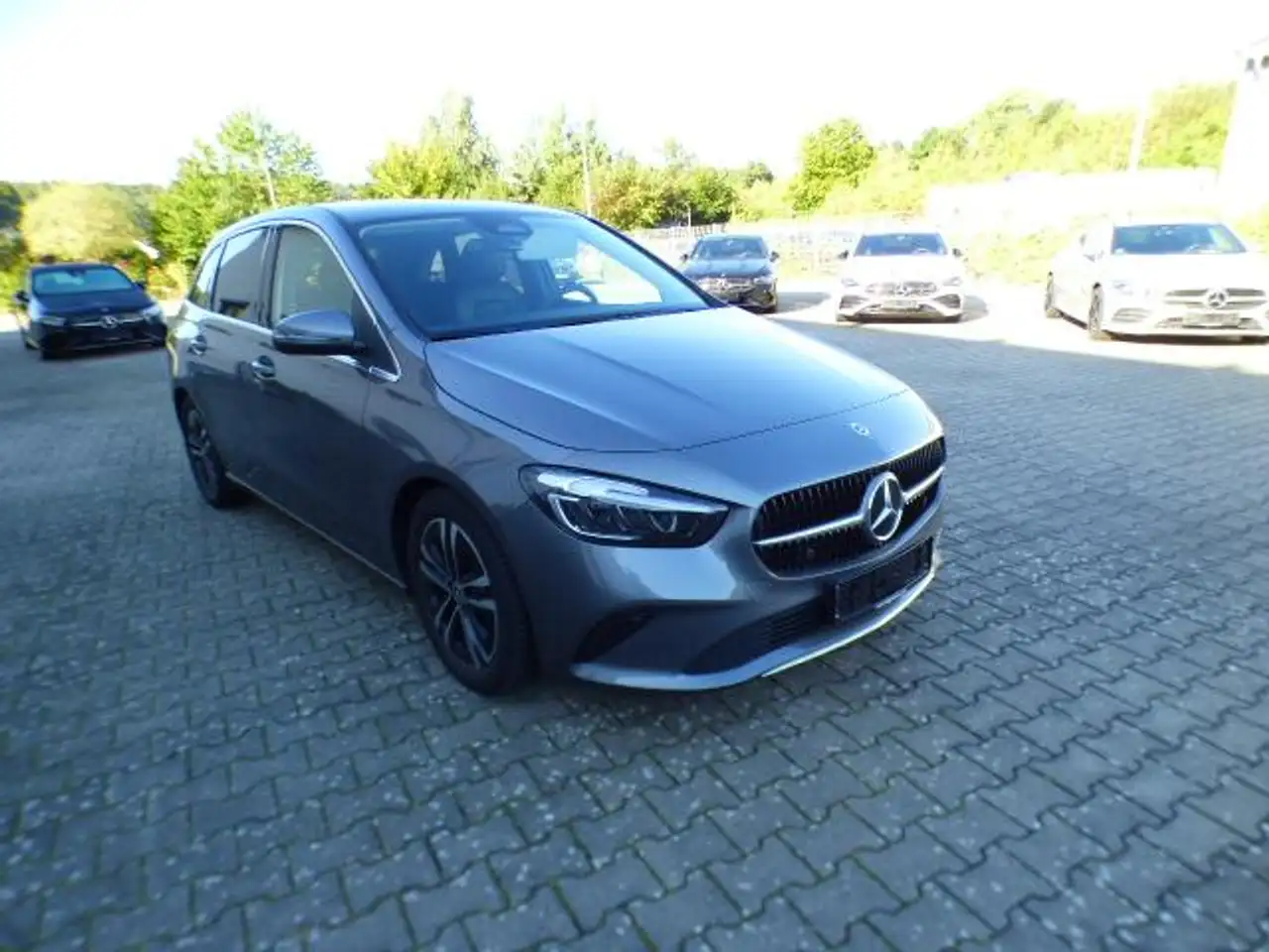 Mercedes-Benz B 200 B 200 Progressive Line Advanced Fahrassistenz-Paket Standheizung Fondsitzlängs verstellbar Memory Leder Verkehrszeichen — Galería del vehículo 6