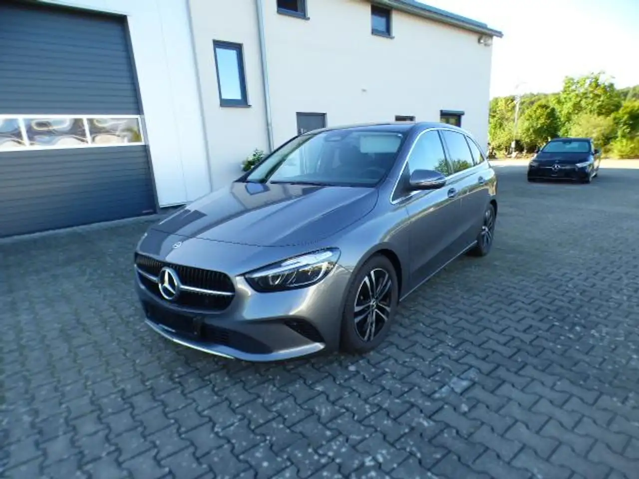 Mercedes-Benz B 200 B 200 Progressive Line Advanced Fahrassistenz-Paket Standheizung Fondsitzlängs verstellbar Memory Leder Verkehrszeichen — Galería del vehículo 3