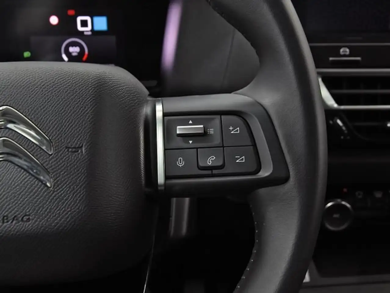 Citroen C4 PureTech 130 S&S 6v Plus — معرض صور السيارة 18