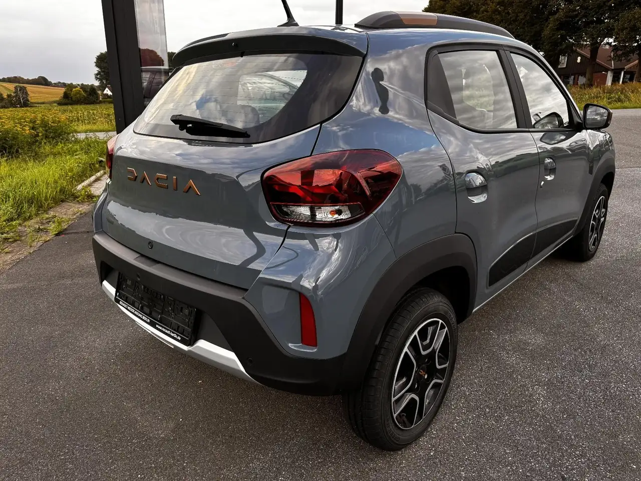 Dacia Spring EXTREME ELECTRIC 65 CCS+NAVI+RFK+PDC — Galerie du véhicule 4