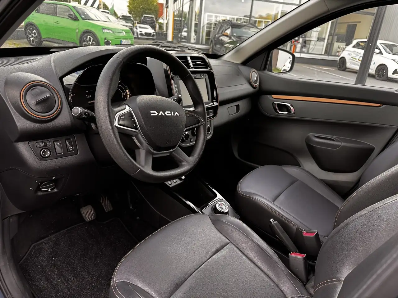 Dacia Spring EXTREME ELECTRIC 65 CCS+NAVI+RFK+PDC — Galerie du véhicule 14