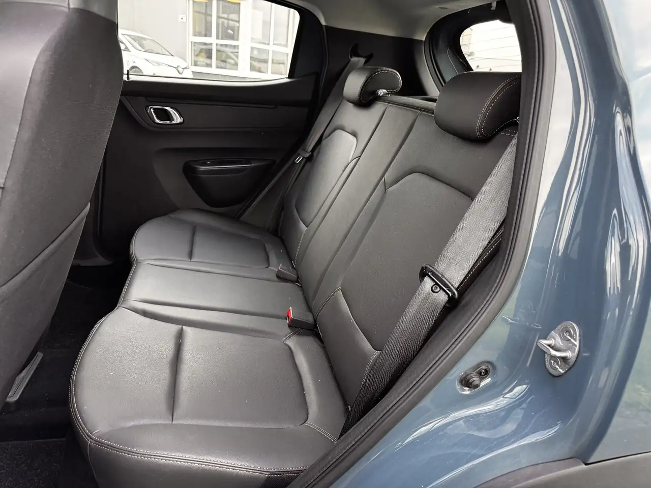 Dacia Spring EXTREME ELECTRIC 65 CCS+NAVI+RFK+PDC — Galerie du véhicule 11