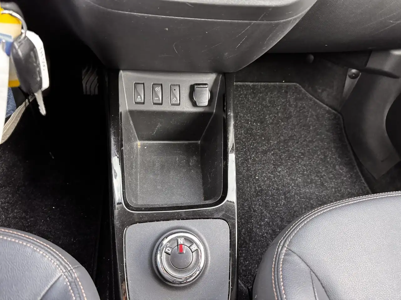 Dacia Spring EXTREME ELECTRIC 65 CCS+NAVI+RFK+PDC — Galerie du véhicule 18