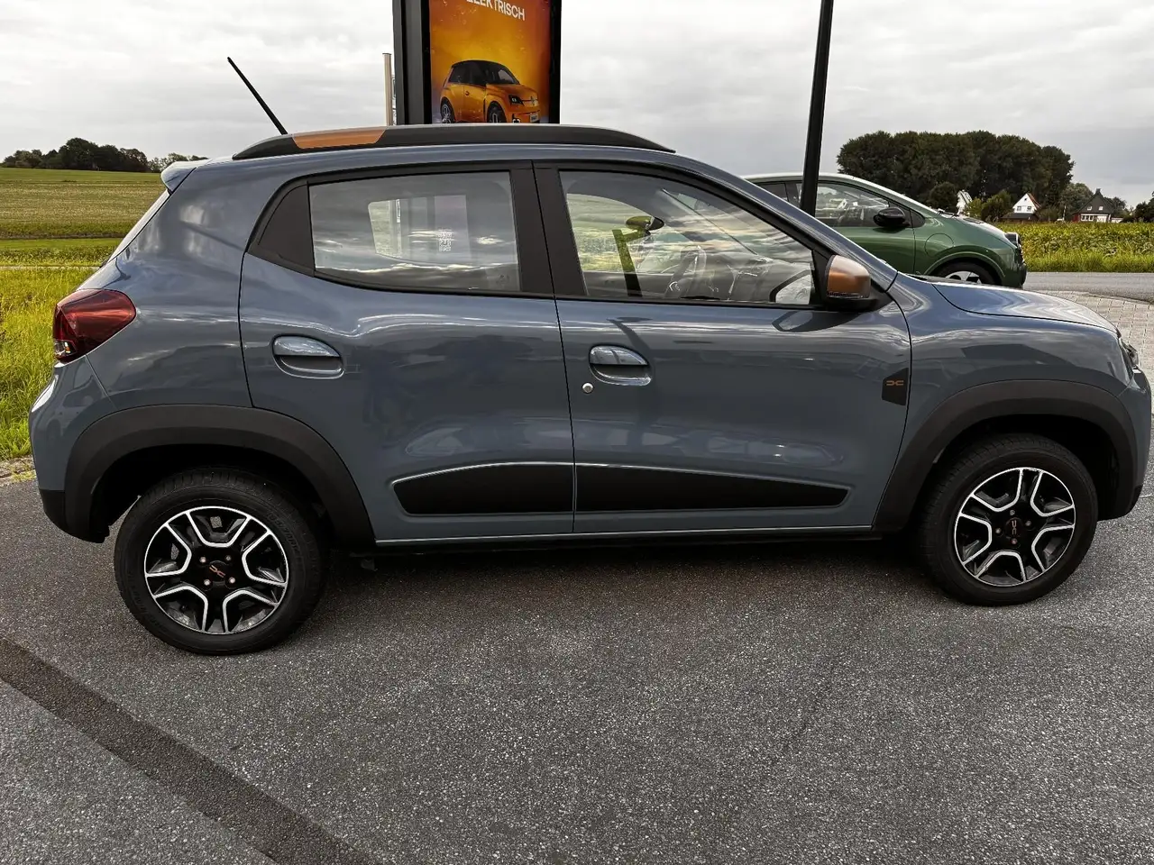 Dacia Spring EXTREME ELECTRIC 65 CCS+NAVI+RFK+PDC — Galerie du véhicule 5