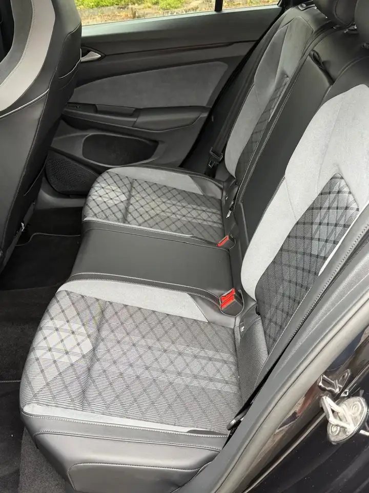 Volkswagen Golf eTSI OPF DSG R-Line Variant IQ ACC — Vehicle gallery 24
