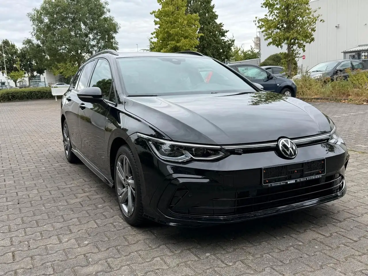 Volkswagen Golf eTSI OPF DSG R-Line Variant IQ ACC — Vehicle gallery 29