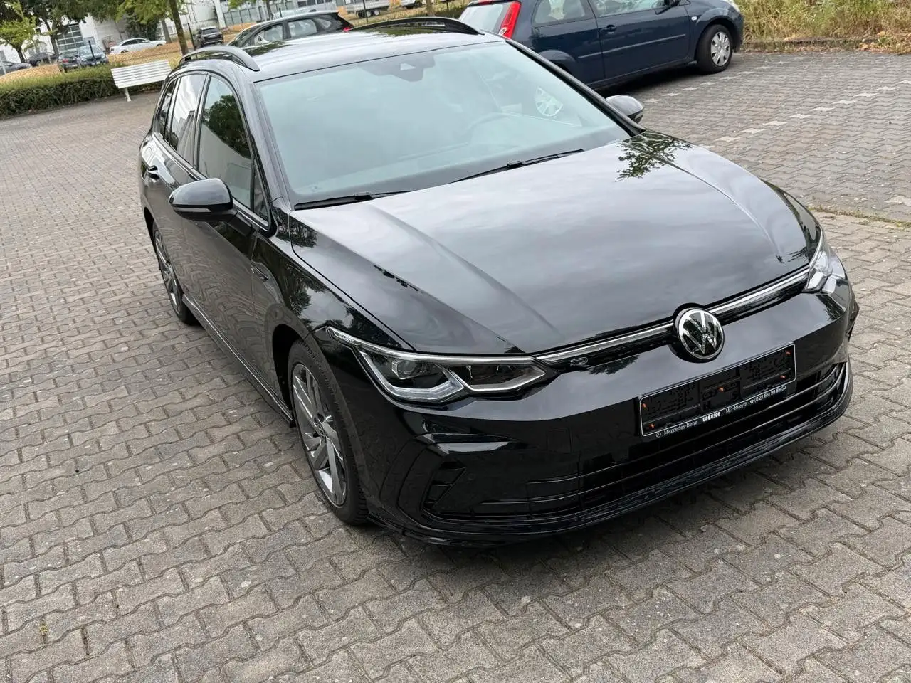 Volkswagen Golf eTSI OPF DSG R-Line Variant IQ ACC — Vehicle gallery 31