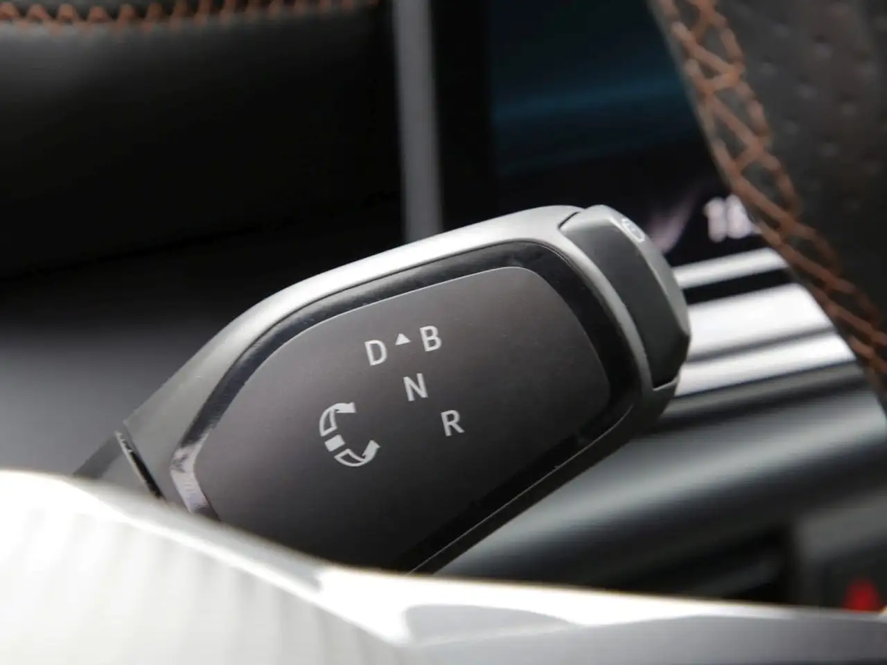 CUPRA Born 170KW e-Boost electric 19" Wired & Wireless App... — معرض صور السيارة 10