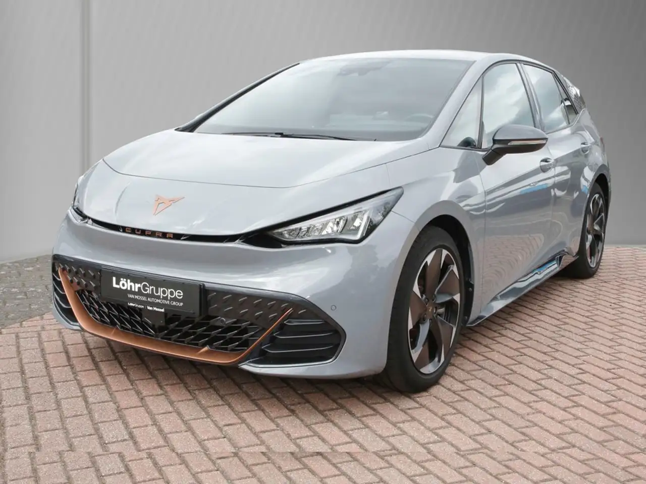 CUPRA Born 170KW e-Boost electric 19" Wired & Wireless App... — معرض صور السيارة 2