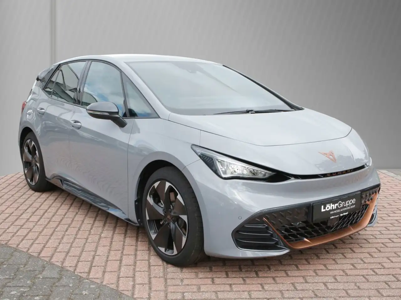 CUPRA Born 170KW e-Boost electric 19" Wired & Wireless App... — معرض صور السيارة 3