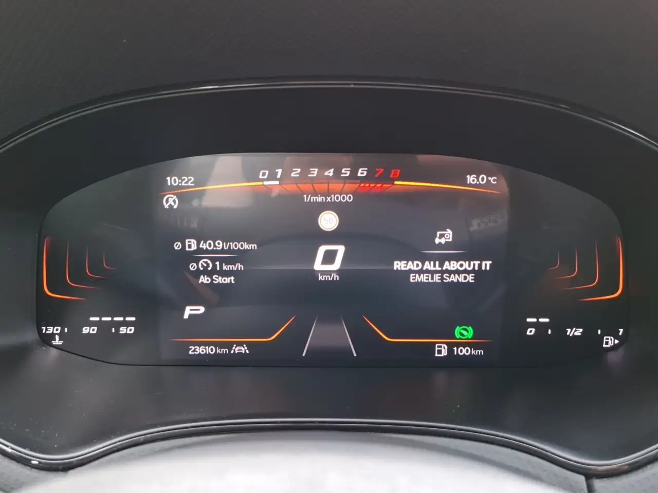 SEAT Arona Road Edition 1,0 DSG, Allwetterreifen — معرض صور السيارة 11