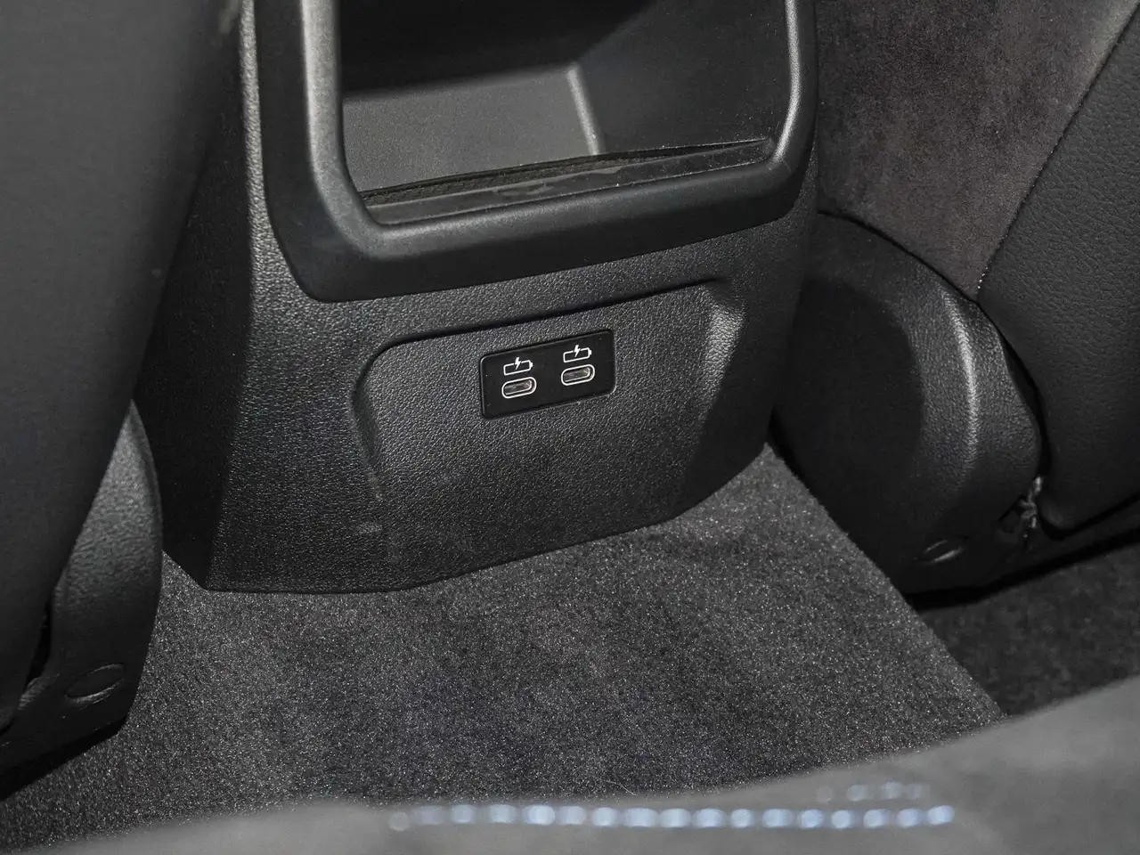 BMW 118 i M Sport RFK NAVI LED Sound Syst. PDC V+H — Galería del vehículo 18