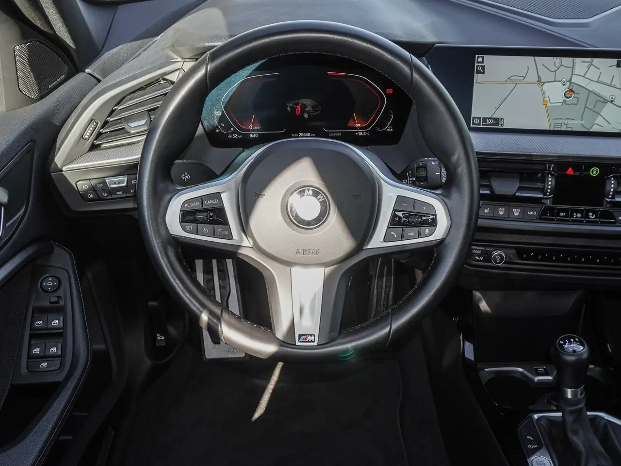 BMW 118 i M Sport RFK NAVI LED Sound Syst. PDC V+H — Galería del vehículo 7