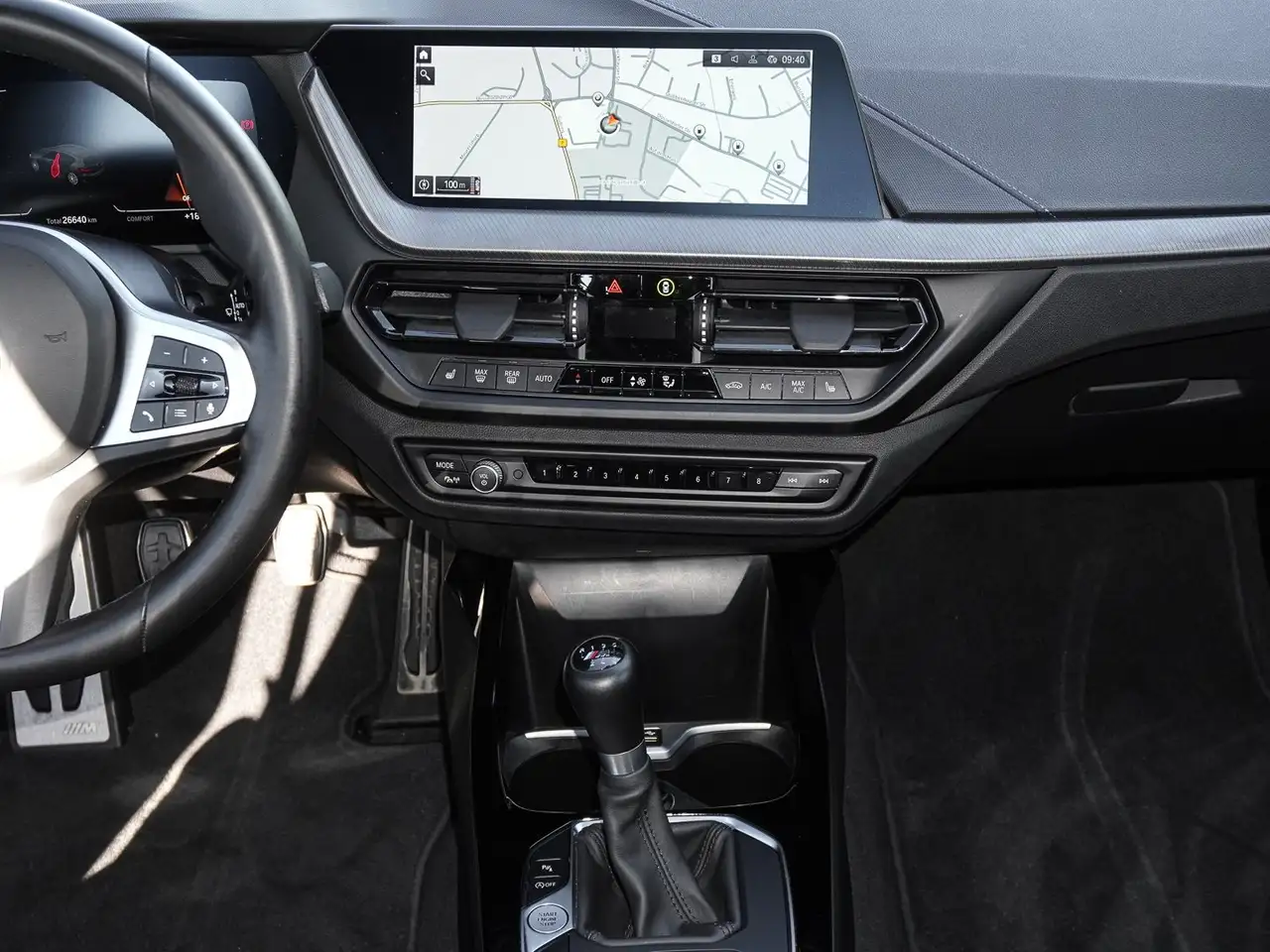 BMW 118 i M Sport RFK NAVI LED Sound Syst. PDC V+H — Galería del vehículo 9