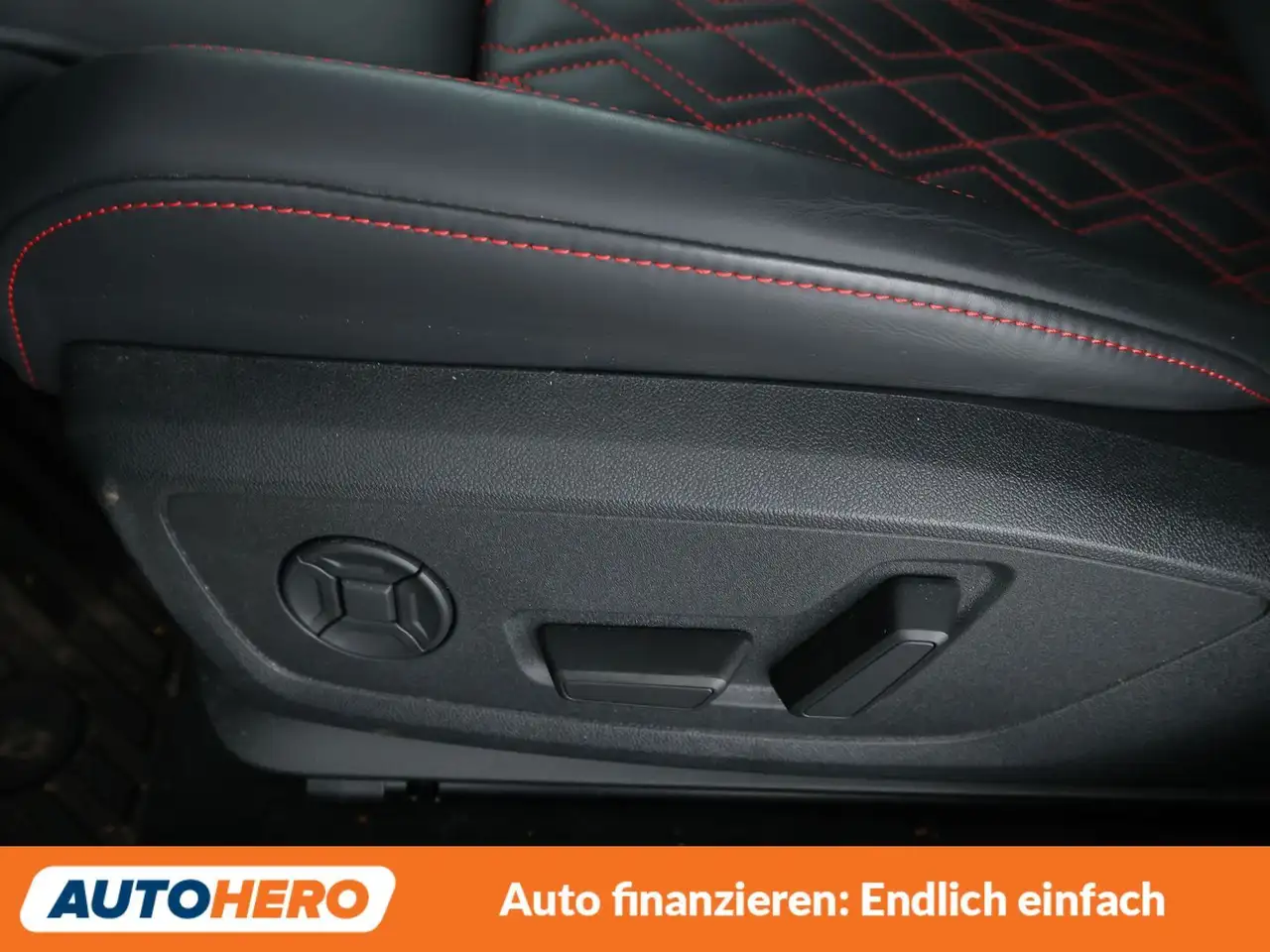 Audi S3 2.0 TFSI quattro Aut.*NAVI*LED*TEMPO*PDC*SHZ* — Galería del vehículo 30