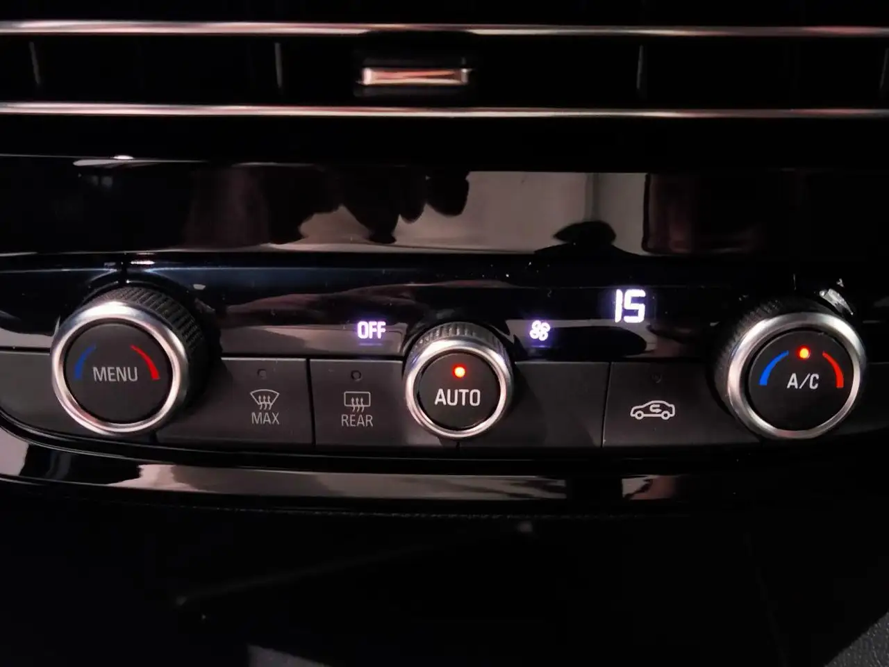 Opel Mokka 1.2T S&S Black Edition 136 — Vehicle gallery 22
