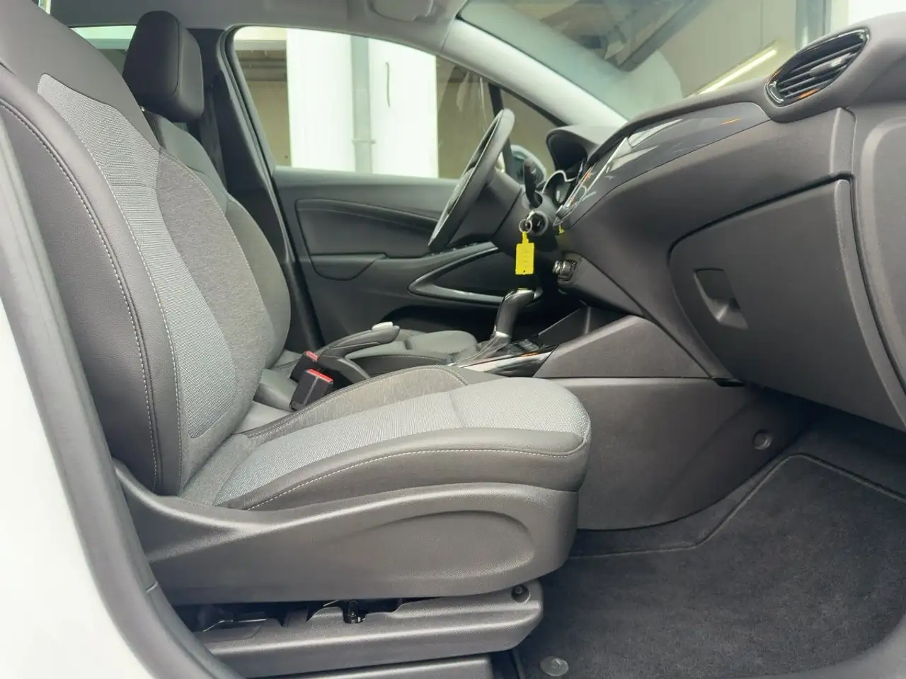 Opel Crossland AT6 Enjoy LED/Navi/SHZ/LHZ/PDC/Kamera — معرض صور السيارة 10