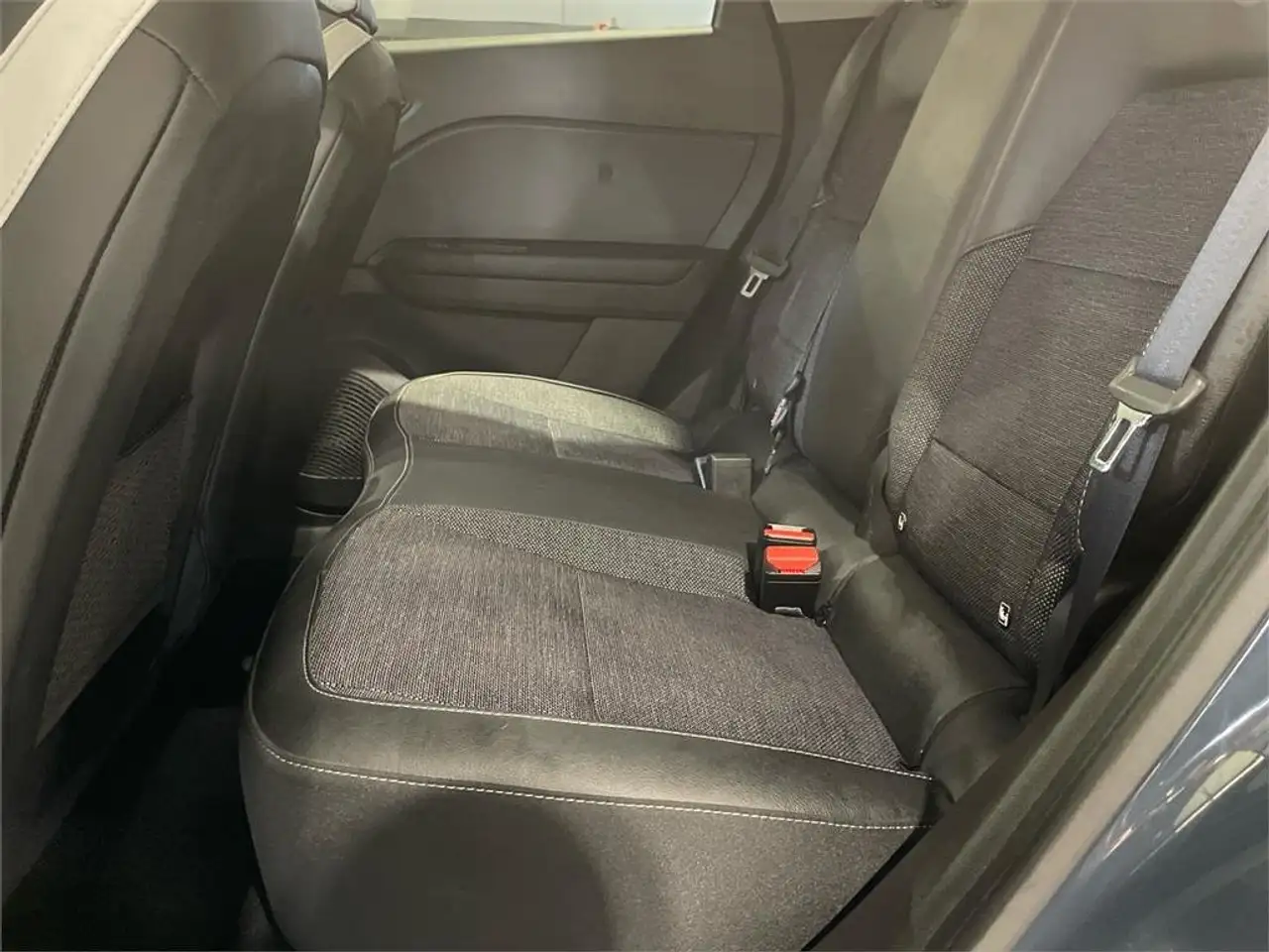 Renault Captur TCe Techno 67kW — معرض صور السيارة 12