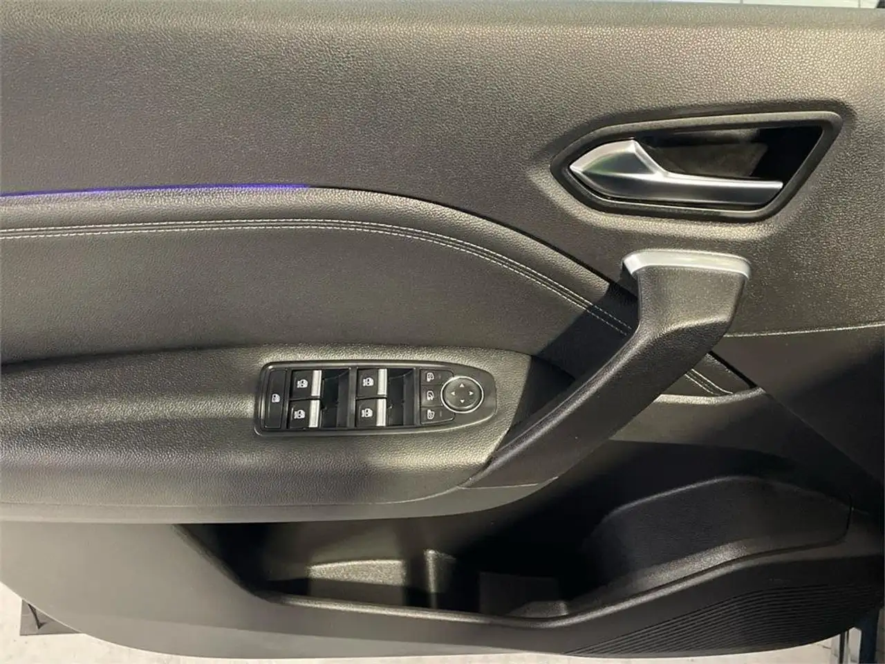 Renault Captur TCe Techno 67kW — معرض صور السيارة 9