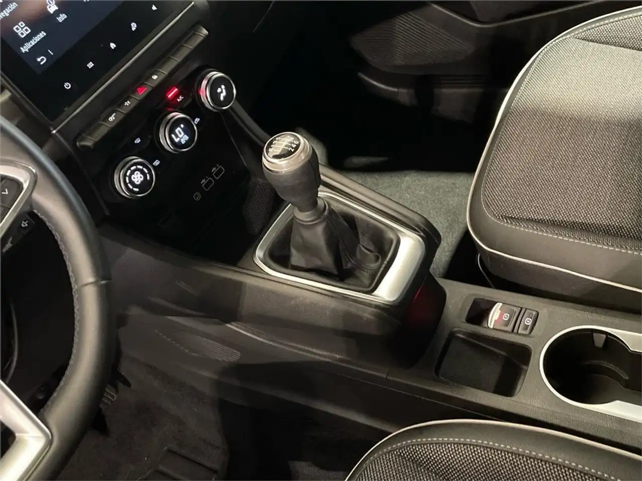 Renault Captur TCe Techno 67kW — معرض صور السيارة 17