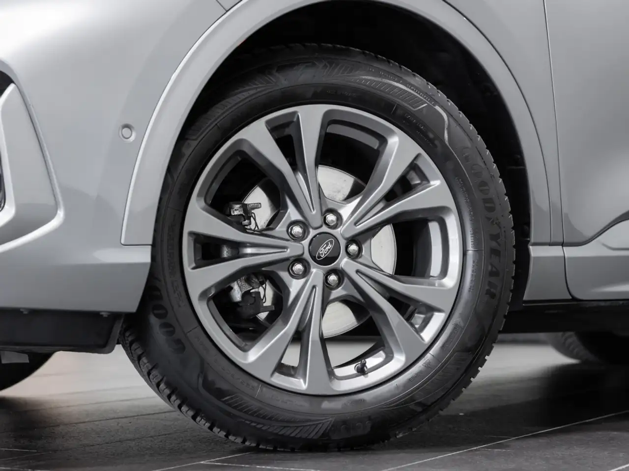 Ford Kuga ST-Line X*PANO*AHK*KAM*ACC*NAVI*SOUND-SYS. LED Pan — Vehicle gallery 4