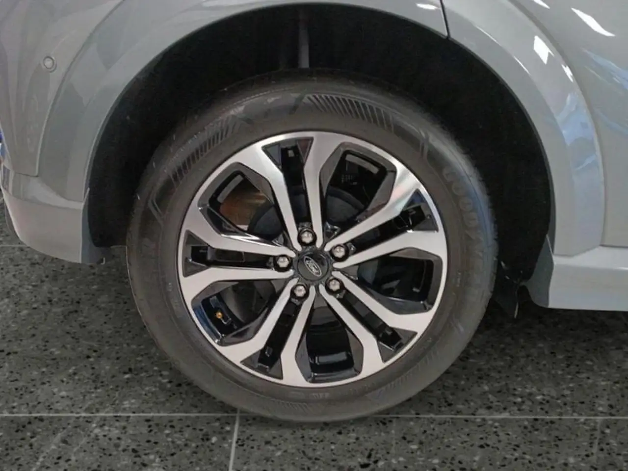 Ford Puma 1.0 EcoBoost MHEV Titanium 125 — معرض صور السيارة 18