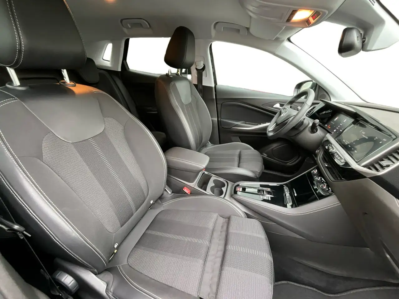 Opel Grandland 1.2 Enjoy Klima, Automatik, Sitzheizung — Vehicle gallery 17