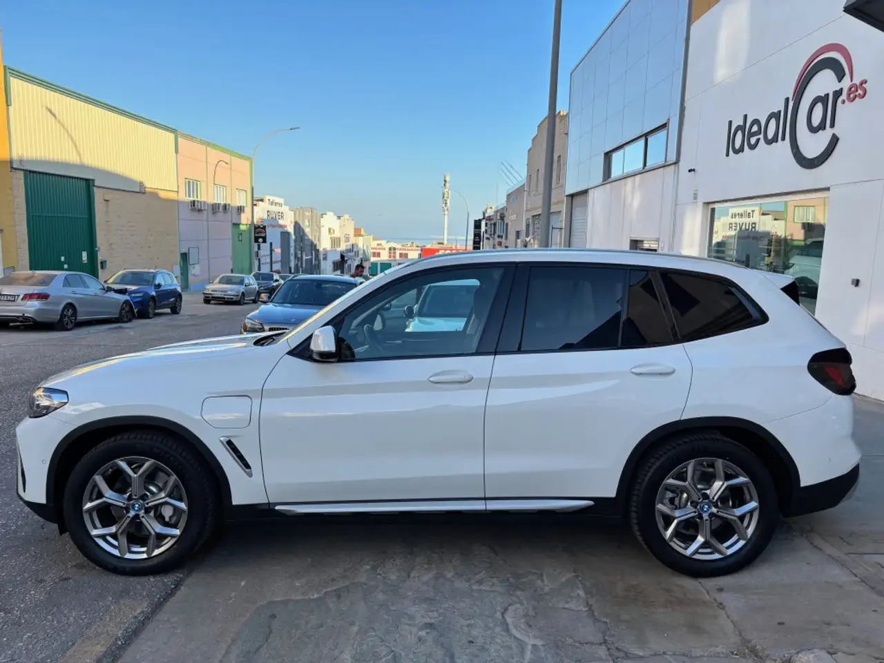 BMW X3 xDrive 30e xLine — معرض صور السيارة 2