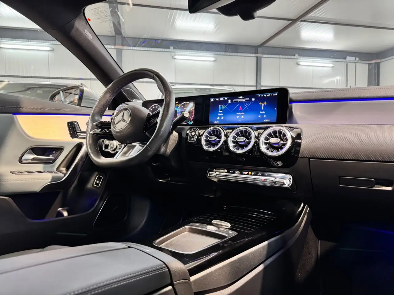 Mercedes-Benz CLA 250 4M Coupe*AMG PREMIUM+*TECHNK*BRMS*PANO — معرض صور السيارة 14