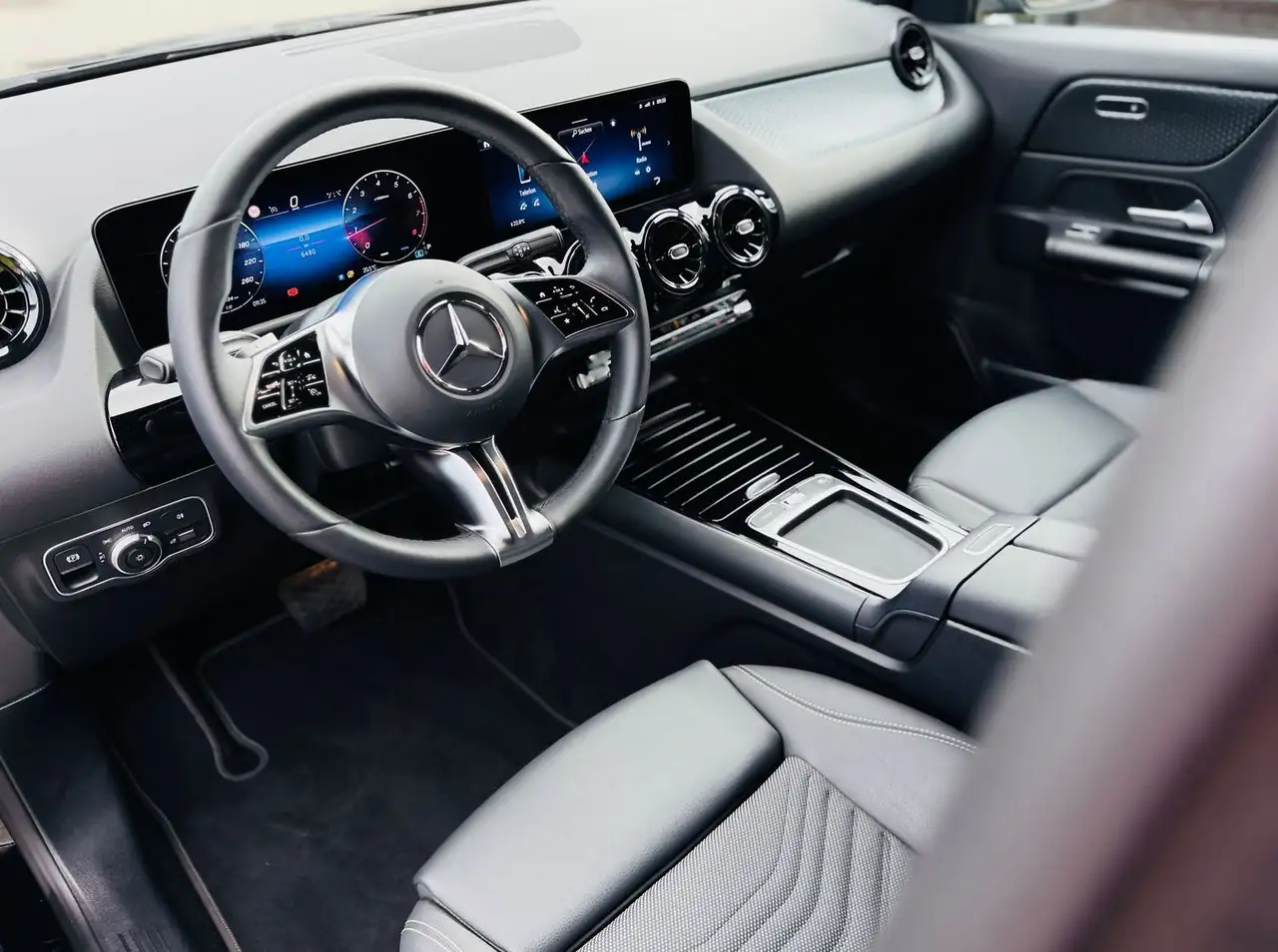 Mercedes-Benz GLA 200 PROGRESSIVE Advanced, Distronic, RFK, LED, DAB, EP — Galerie du véhicule 8