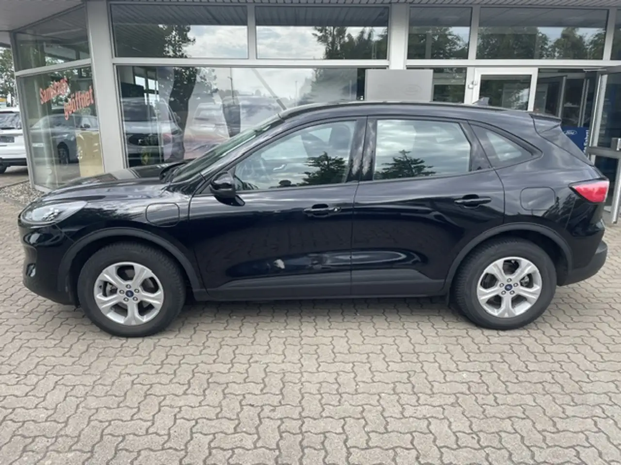 Ford Kuga Cool & Connect PHEV — معرض صور السيارة 2