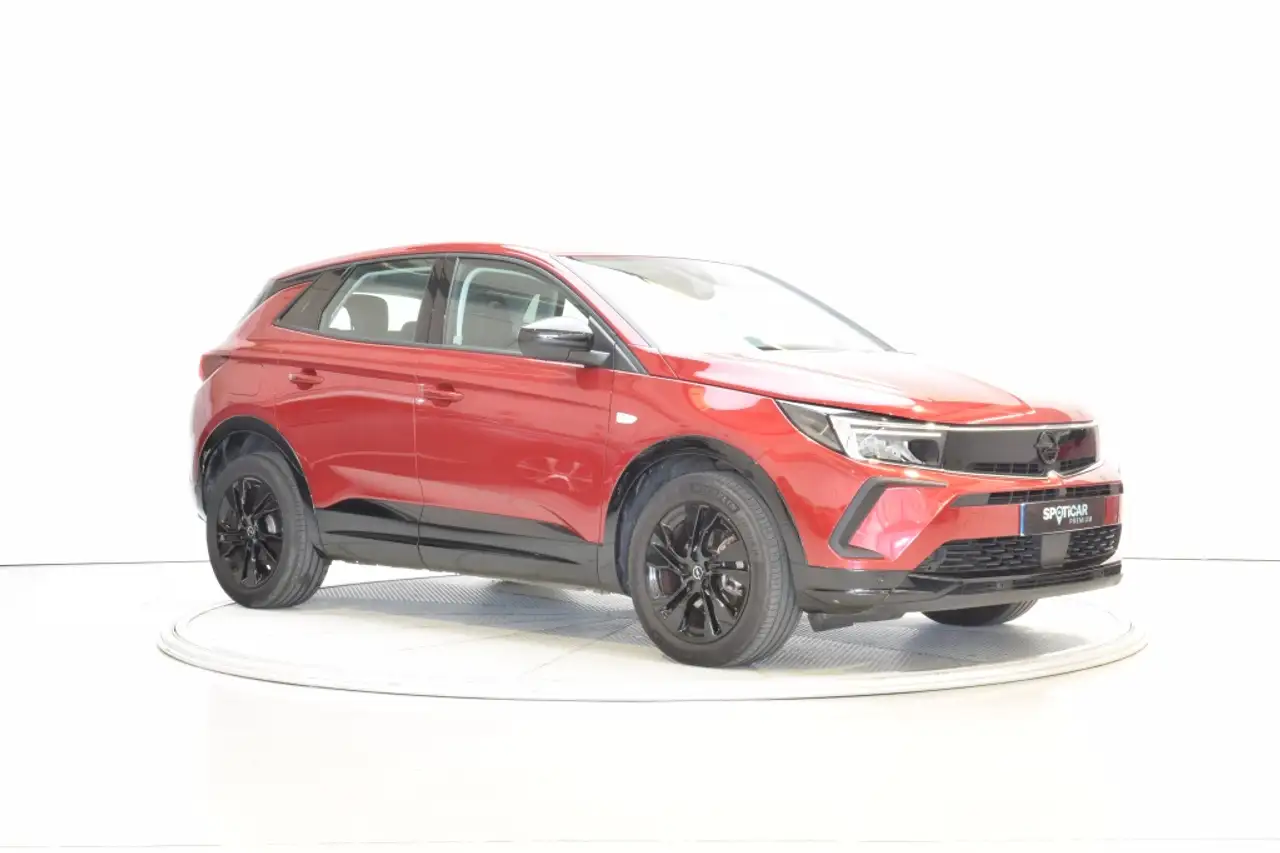 Opel Grandland 1.2T S&S GS 130 — معرض صور السيارة 7