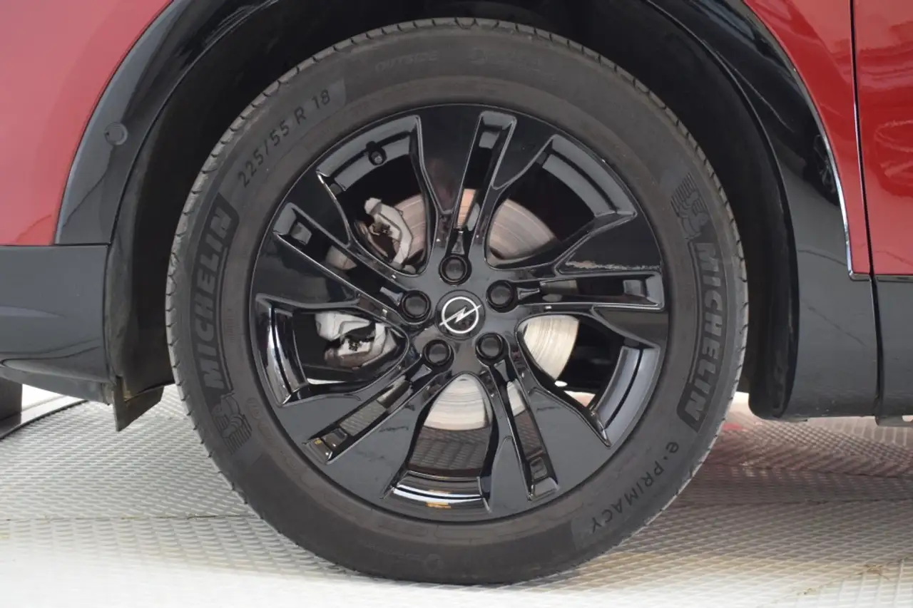 Opel Grandland 1.2T S&S GS 130 — معرض صور السيارة 10