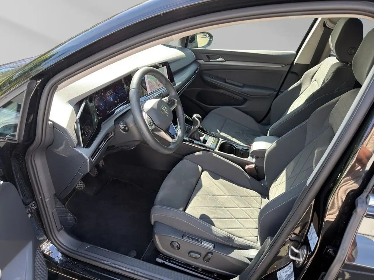 Volkswagen Golf 1.5 TSI Style NAVI-LEDPLUS-RFK-KLIMA — Vehicle gallery 13