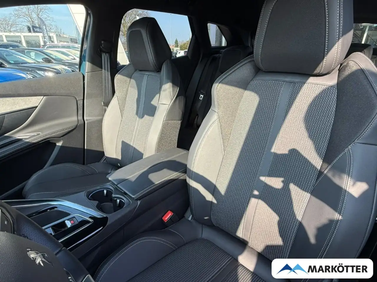 Peugeot 3008 GT Hybrid ACC/BLIS/CAM/SHZ/NAVI/APPLE — Galerie du véhicule 9