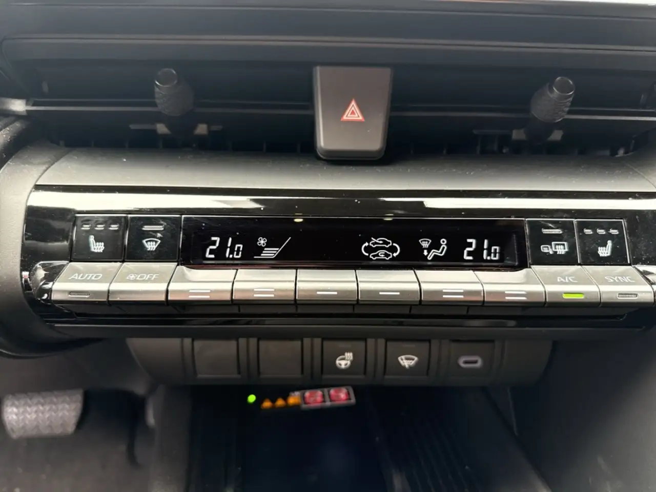 Toyota C-HR 1.8 Hybrid Team Deutschland ACC RFK SHZ LHZ NAVI D — Galería del vehículo 15