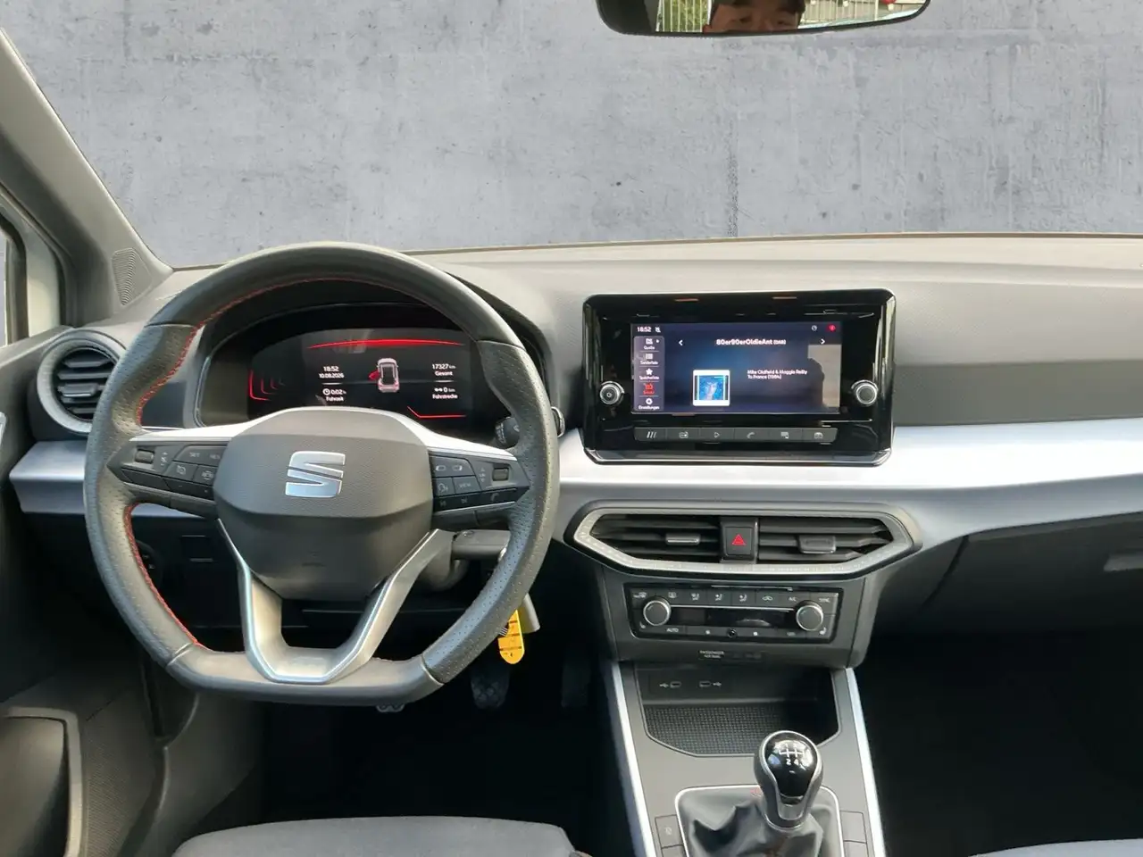 SEAT Arona 1.0 TSI FR LED+PDC+GRA+SHZ+BLUTEOOTH — Galerie du véhicule 9