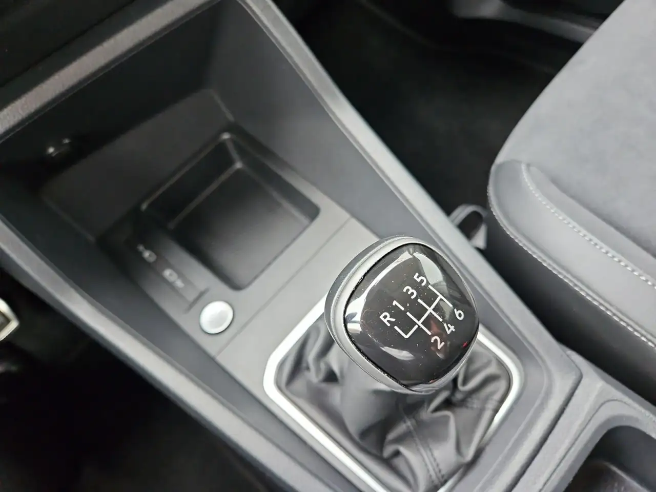 Volkswagen Caddy 1.5 TSI Style Klima Rückfahrkamera Sitzheizung — Galerie du véhicule 7