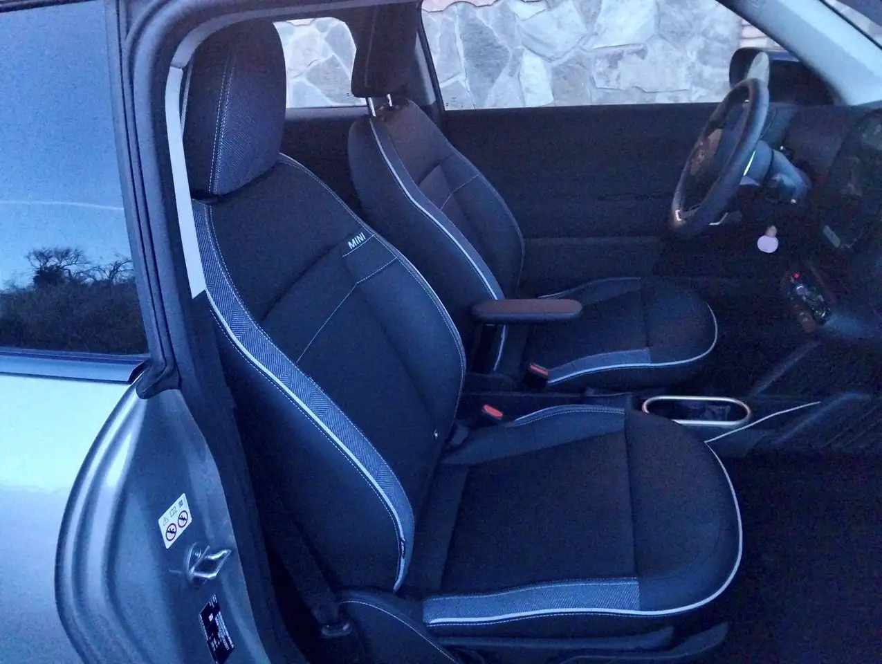 MINI Cooper E Mini Cooper E Blackyard Edition Cooper E Blackyard Edition — معرض صور السيارة 12