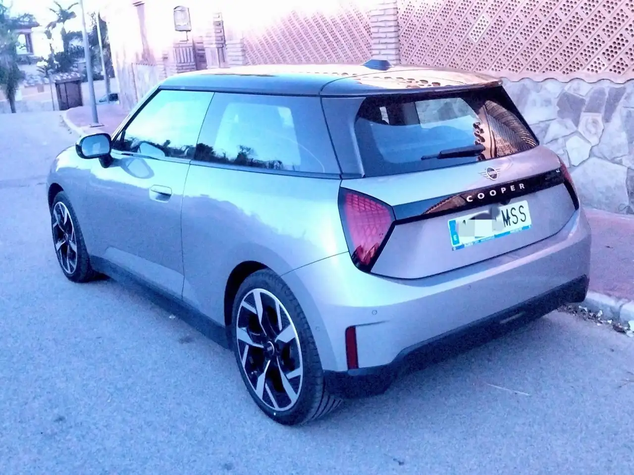 MINI Cooper E Mini Cooper E Blackyard Edition Cooper E Blackyard Edition — معرض صور السيارة 3